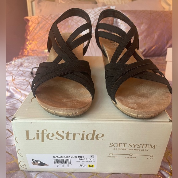 LifeStide Black Wedges Size 8 1/2 - Picture 1 of 7